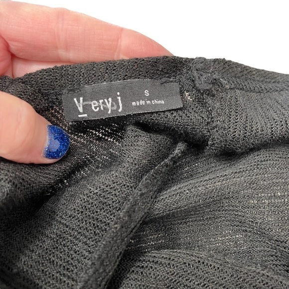 Very J Boutique Criss Cross Back Raw Hem Boho Top - Picture 10 of 12